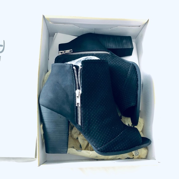 BNIB Peep-Toe Booties - Picture 5 of 8